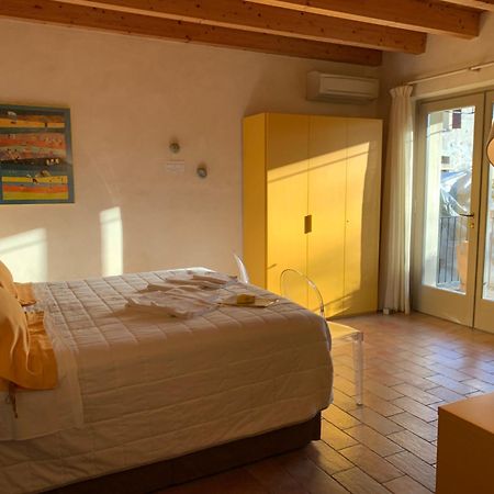 L'Isolo B&B E Case Vacanza Monzambano Exterior photo