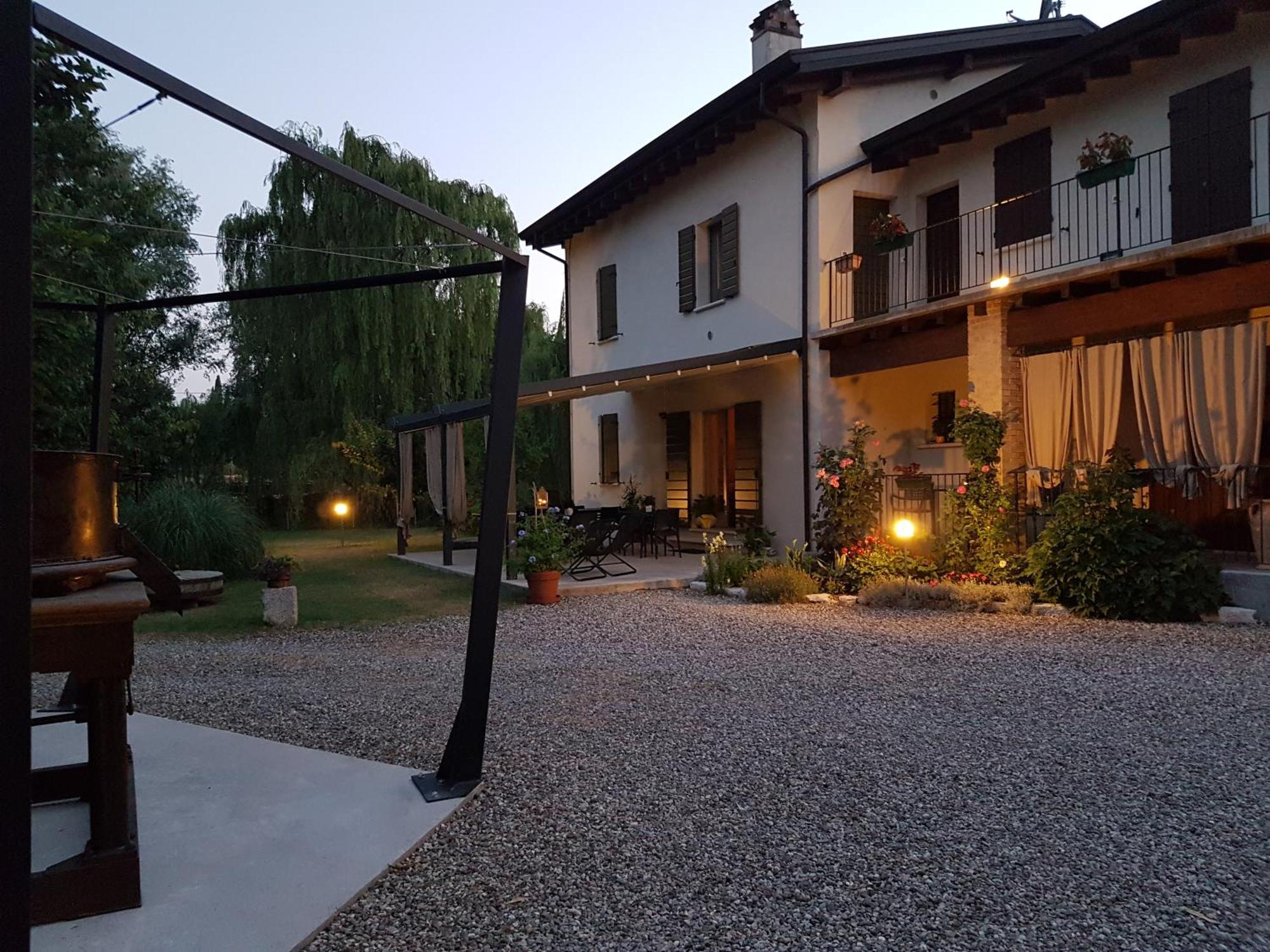 L'Isolo B&B E Case Vacanza Monzambano Exterior photo